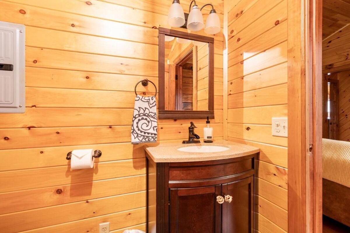 Secluded Wooded Cabin Near The Hocking Hills New Straitsville Екстериор снимка
