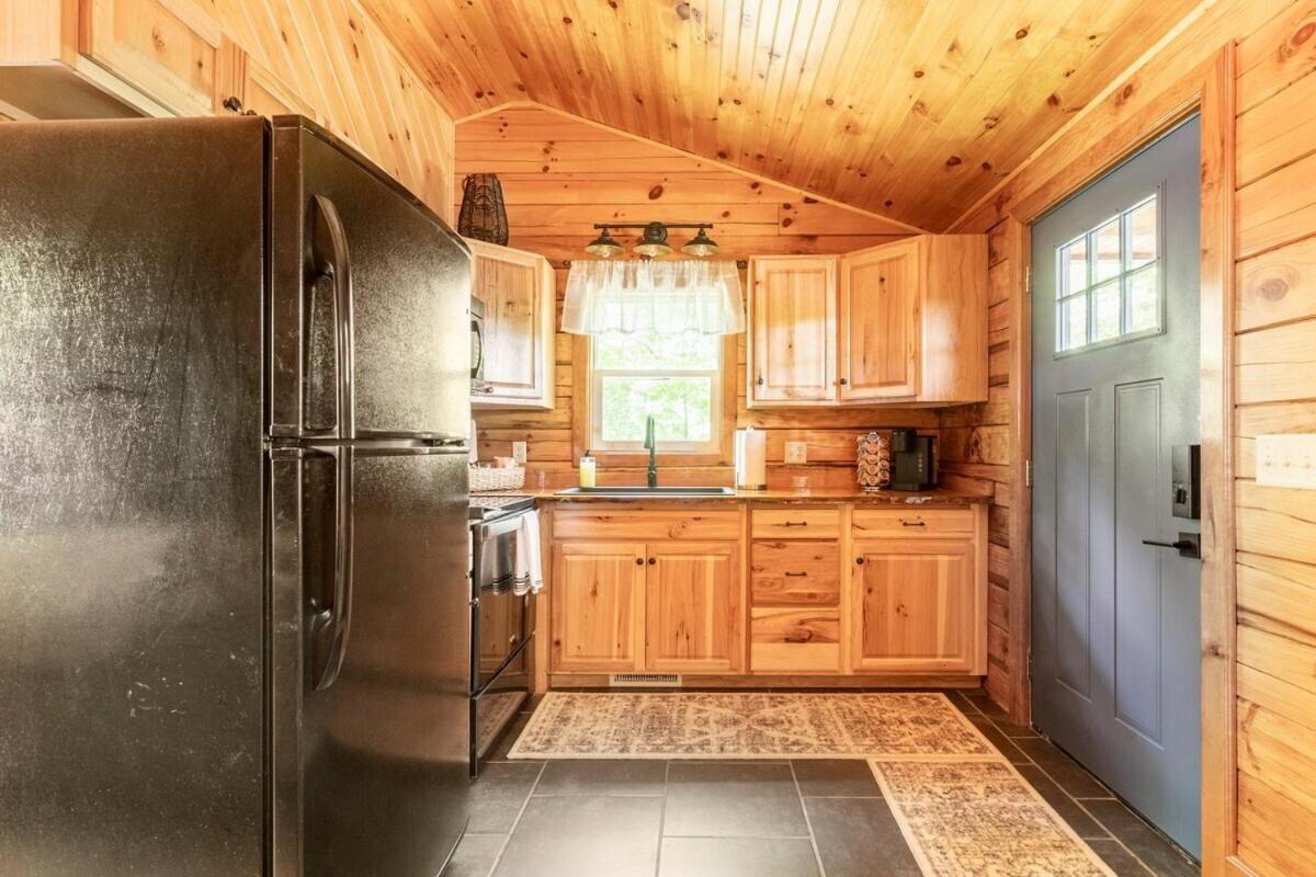 Secluded Wooded Cabin Near The Hocking Hills New Straitsville Екстериор снимка
