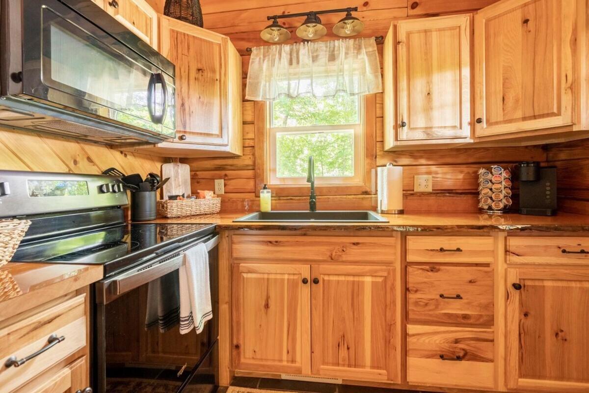 Secluded Wooded Cabin Near The Hocking Hills New Straitsville Екстериор снимка